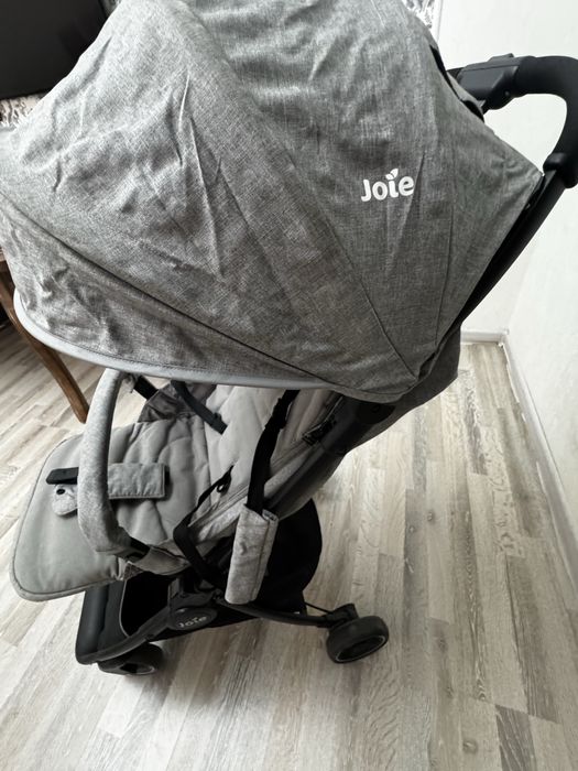 Продам коляску joie