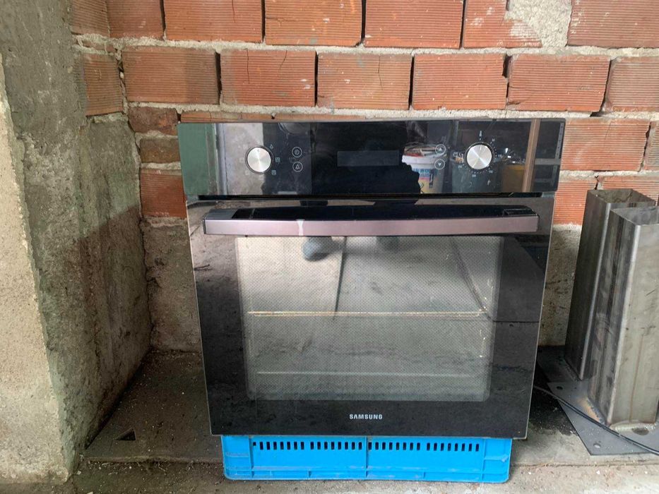 Продавам Фурна за вграждане SAMSUNG