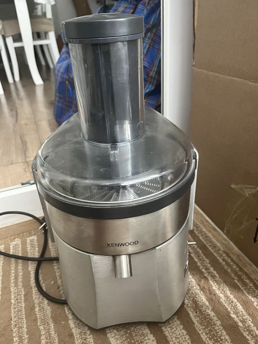 Продам соковыжималку Kenwood