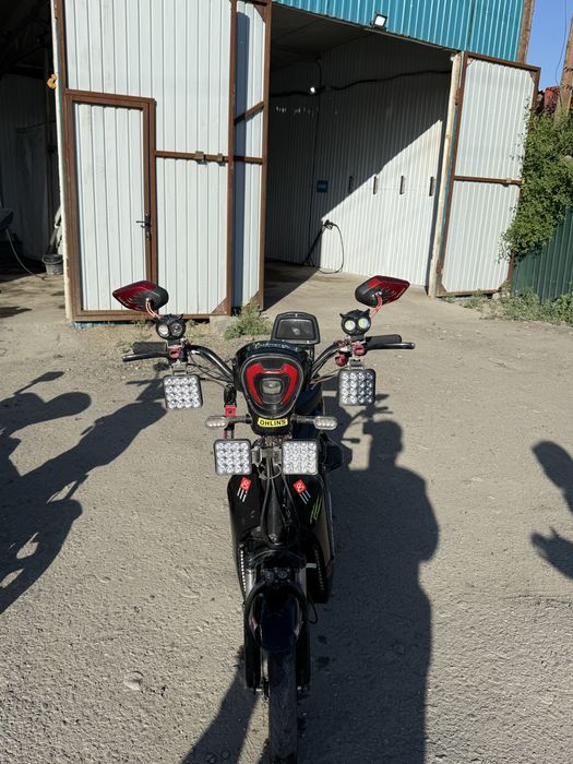 Продам электро скутер ск8