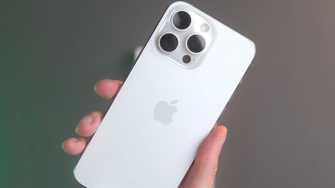 Iphone 15 pro rangi oq 128 ZA/A ikkita simkartali batarya 88%
