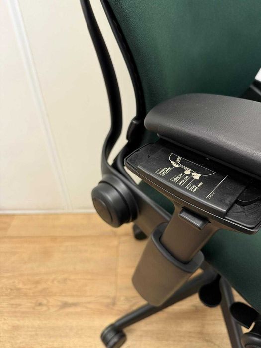 Refurbished Steelcase Leap V2 Olive