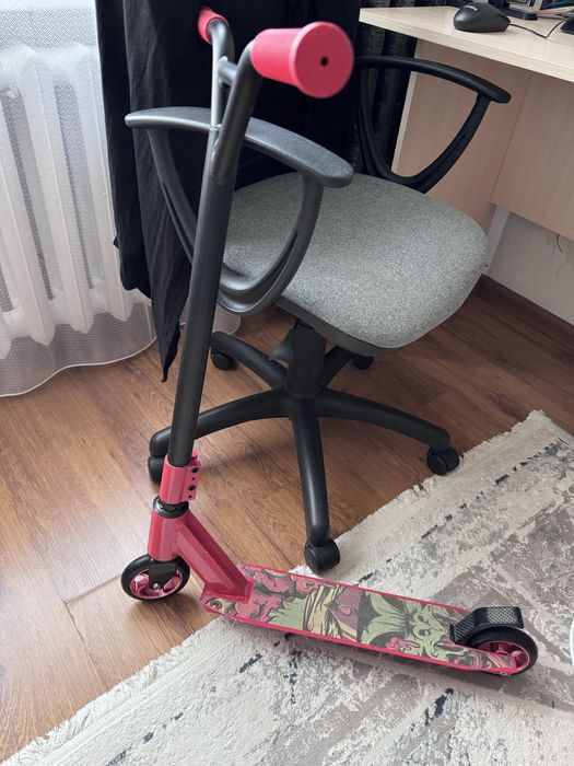 Продам трюковый самокат