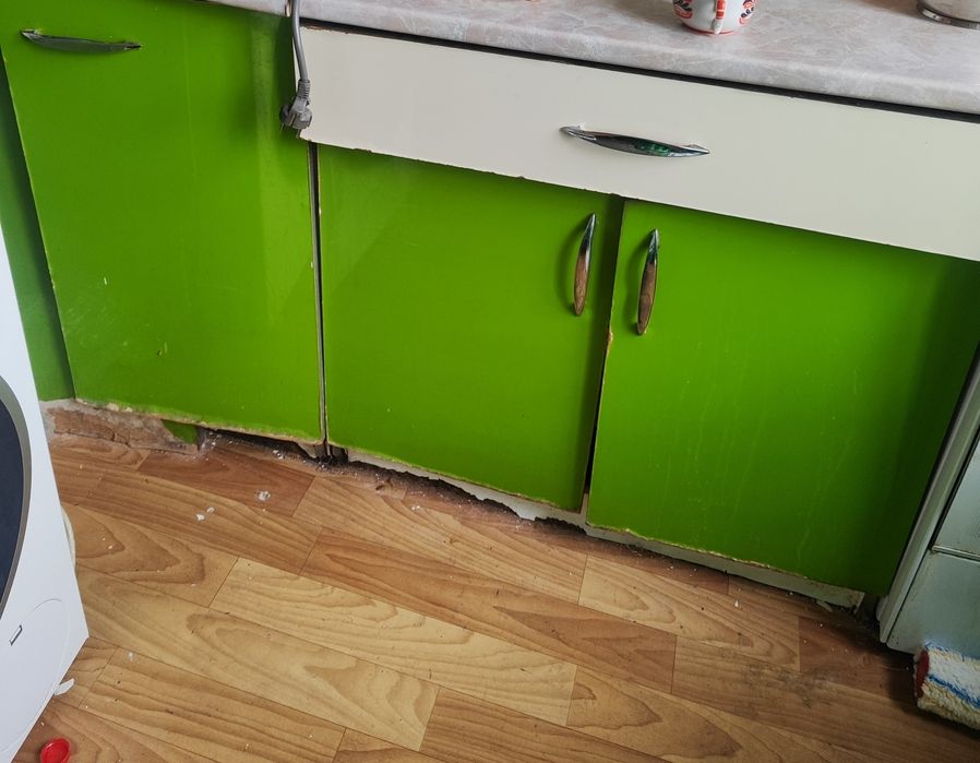 Отдам  кухонный гарнитур