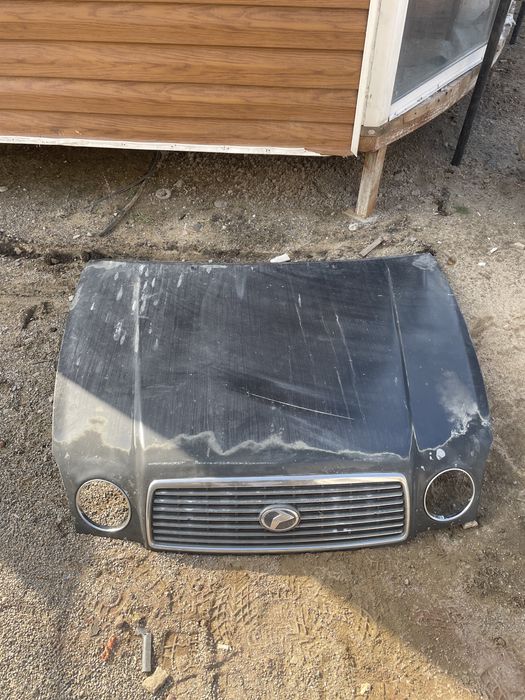 Капот от toyota progres