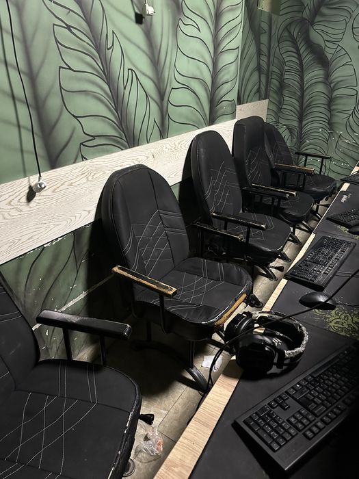 Стул для компютеров и парехмаров