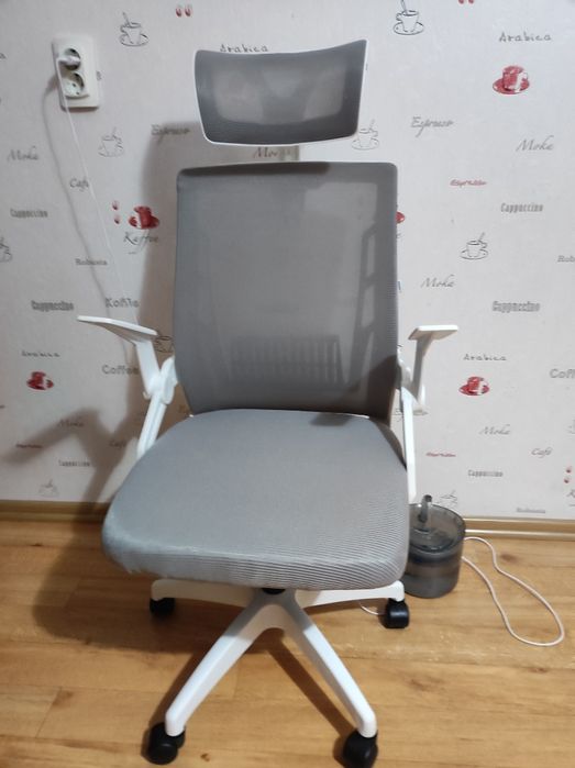 Продам кресло компьютерное.