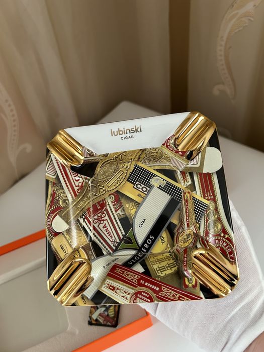 Луксозен подаръчен комплект за пури – пепелник, запалка и резачка