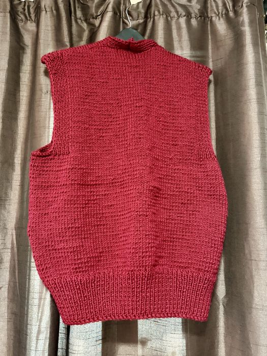Vestă tricotată roșie cu fermoar, handmade, fără mâneci