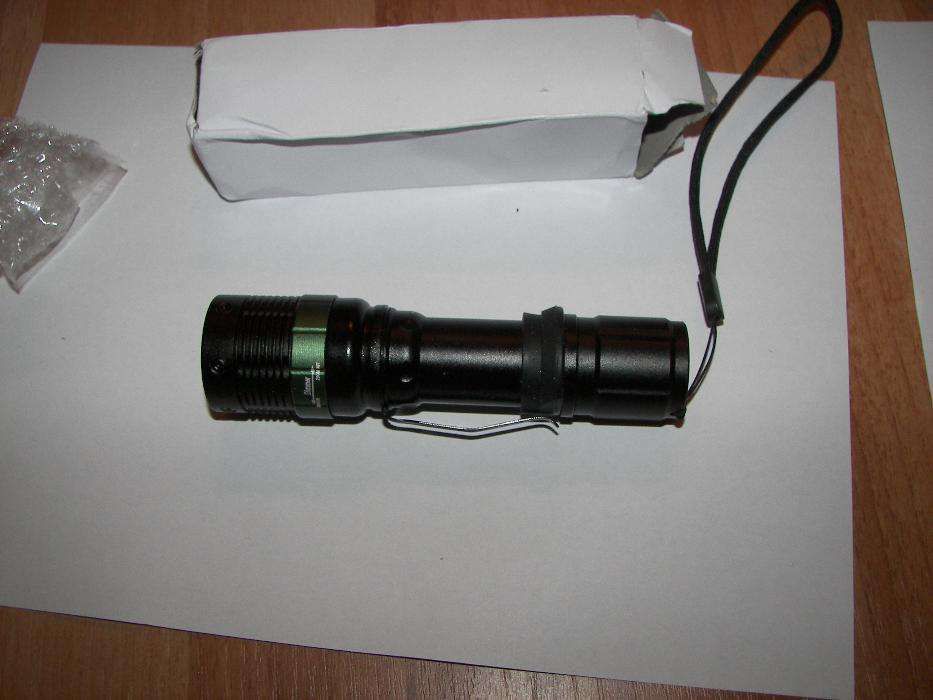 Lanterna bicicleta puternica cu led cree Noua, in cutie zoom dimmer