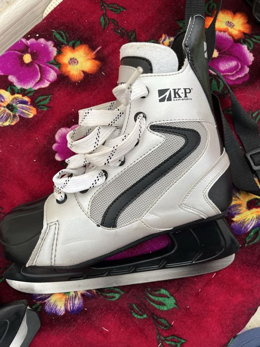 Продаю коньки 40-размер