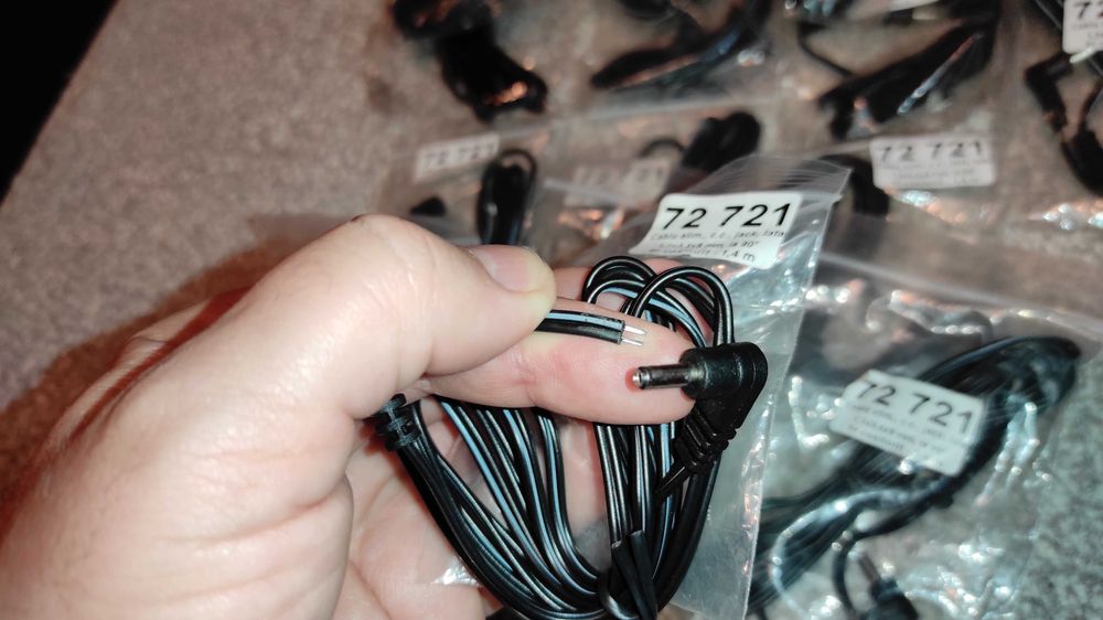 Diferite cabluri USB, mini+micro+iPhone, cablu adaptor bricheta auto