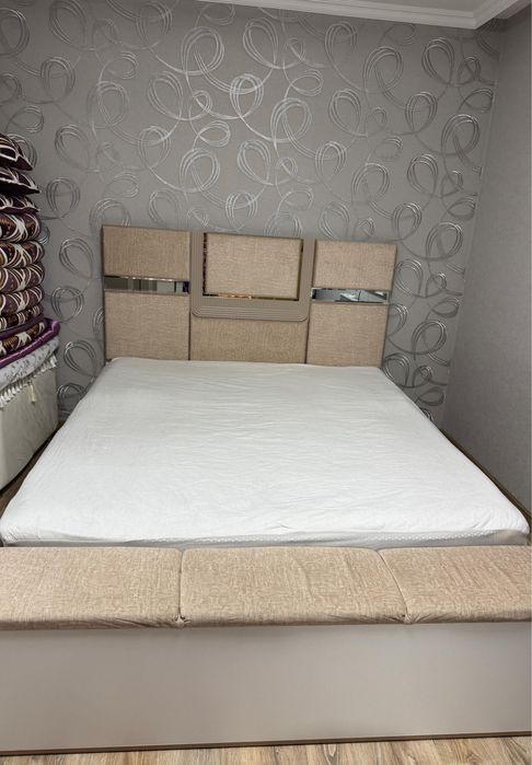 Спальный кровать