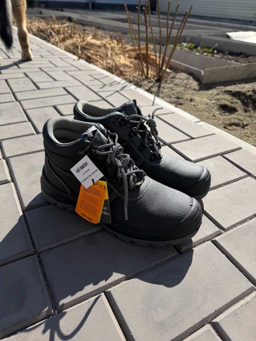 Ботинки кожаные 42 р-р