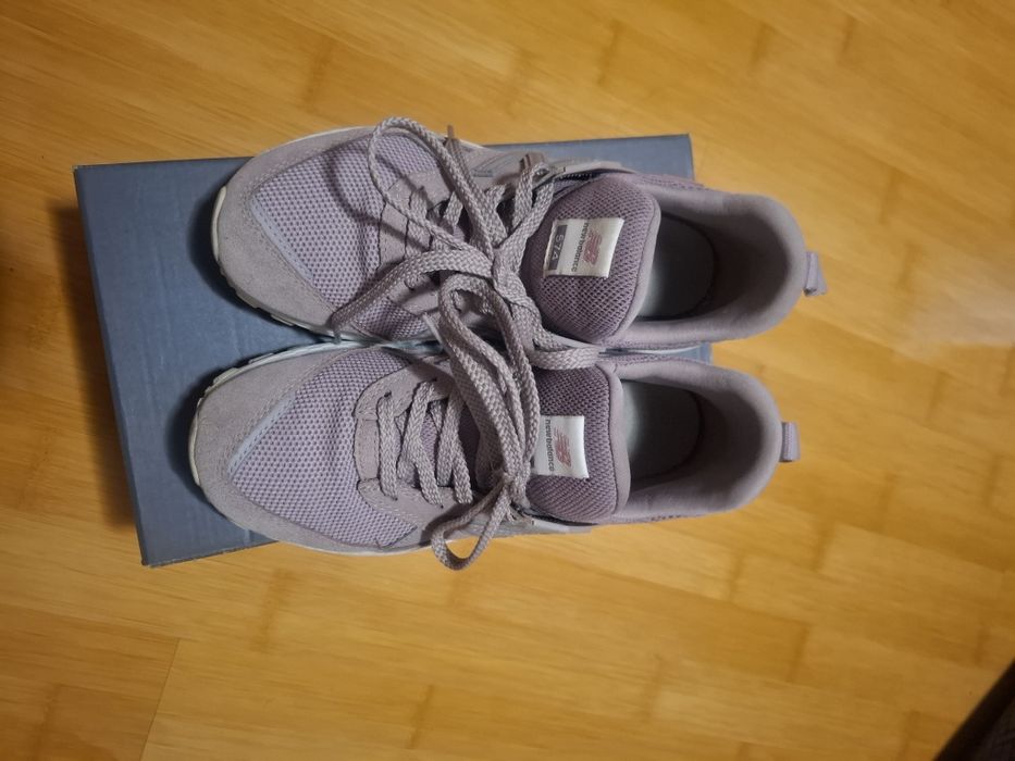 Adidasi new balance!