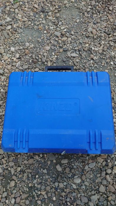 Перфоратор Kinzo 25C21 900 вата с куфар