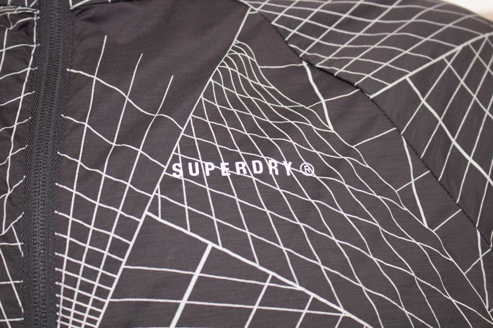 Superdry Run Lightweight Wind Shell мъжко яке тип ветровка черно светлоотразително S-М