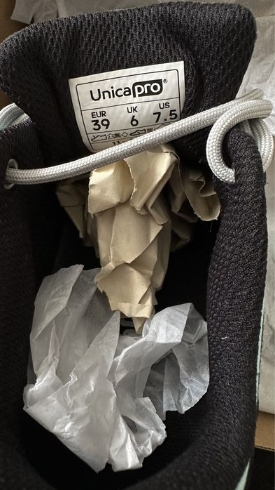 Кроссовки унисекс ! 39