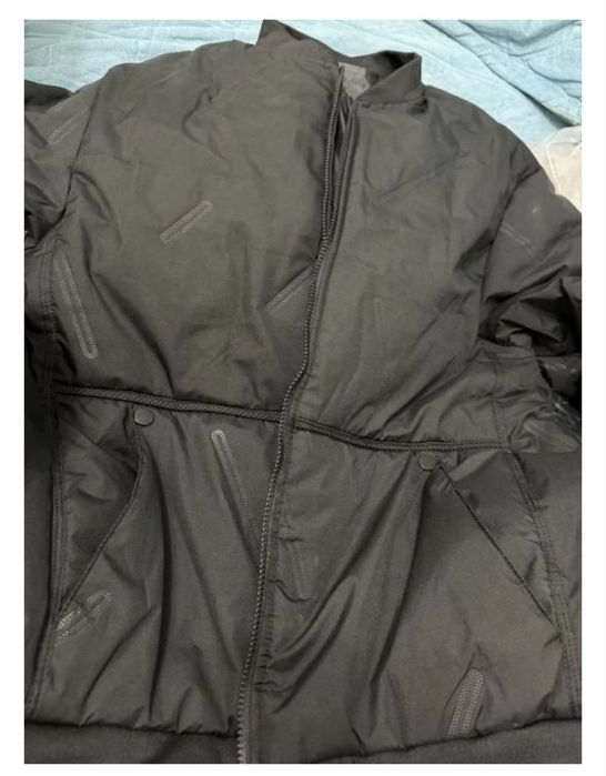 Бомбер черный новый