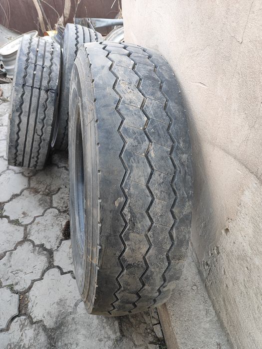 Продам шину грузовую