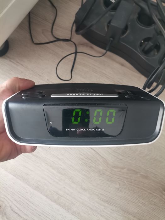 Радио с часовник филипс