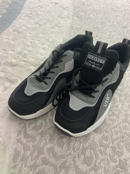 Мужские кроссовки