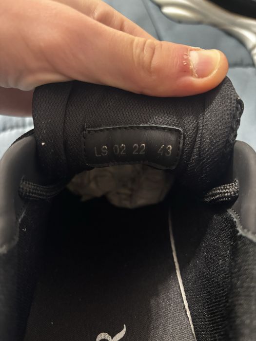 DIOR B22 black and white