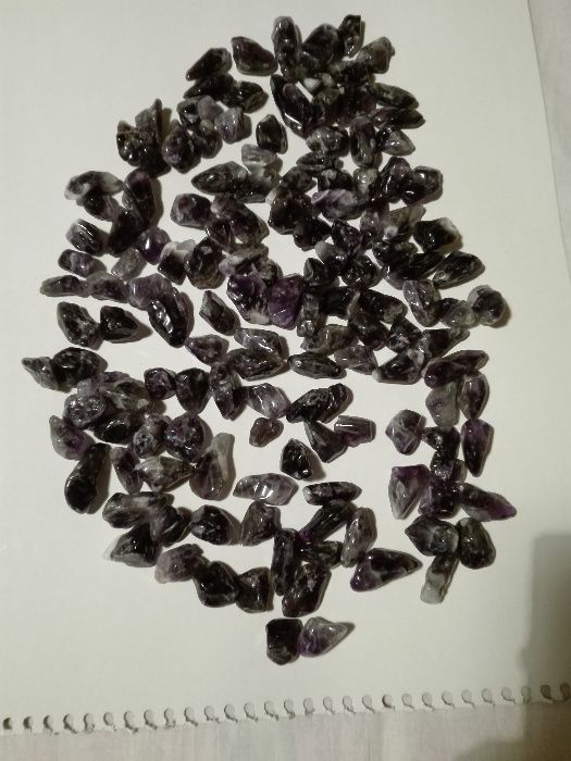 Аметист скъпоценен камък