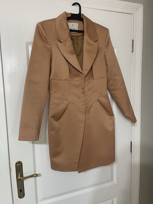 Рокля тип сако.