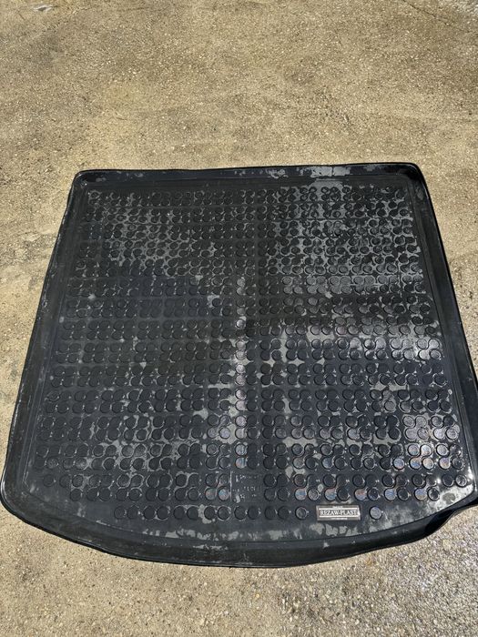 Стелка багажник touran 2005-2010