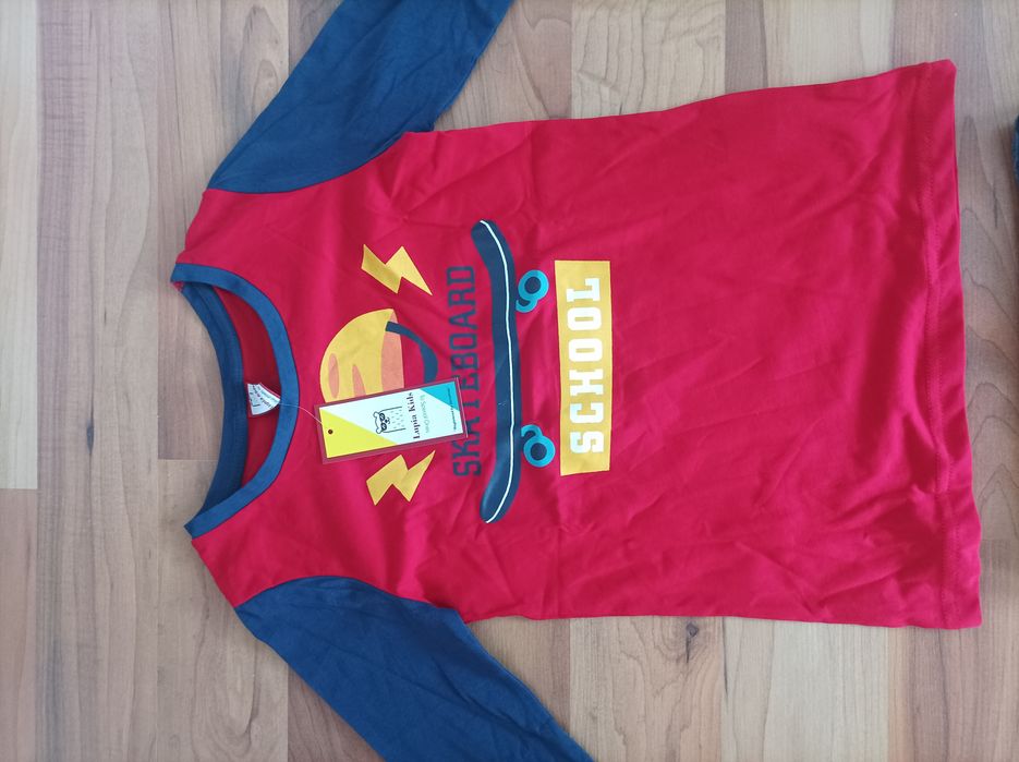 Нов комплект от две части 6-7год