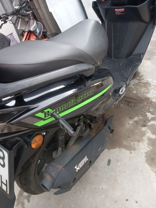 Скутер Макси BENNALI 200