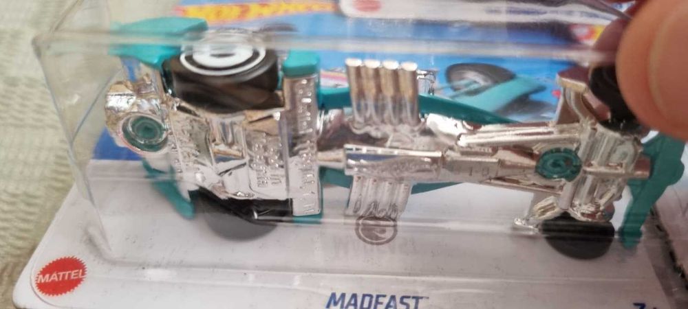 Hot Wheels Treasure Hunt si Mainline