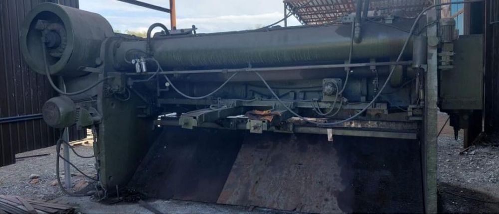 Продам гильотина 12 мм, стол 3 метра