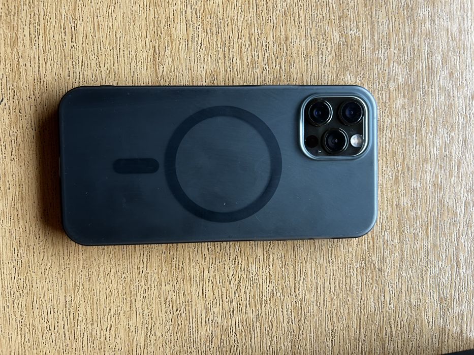 Продавам Iphone 12pro