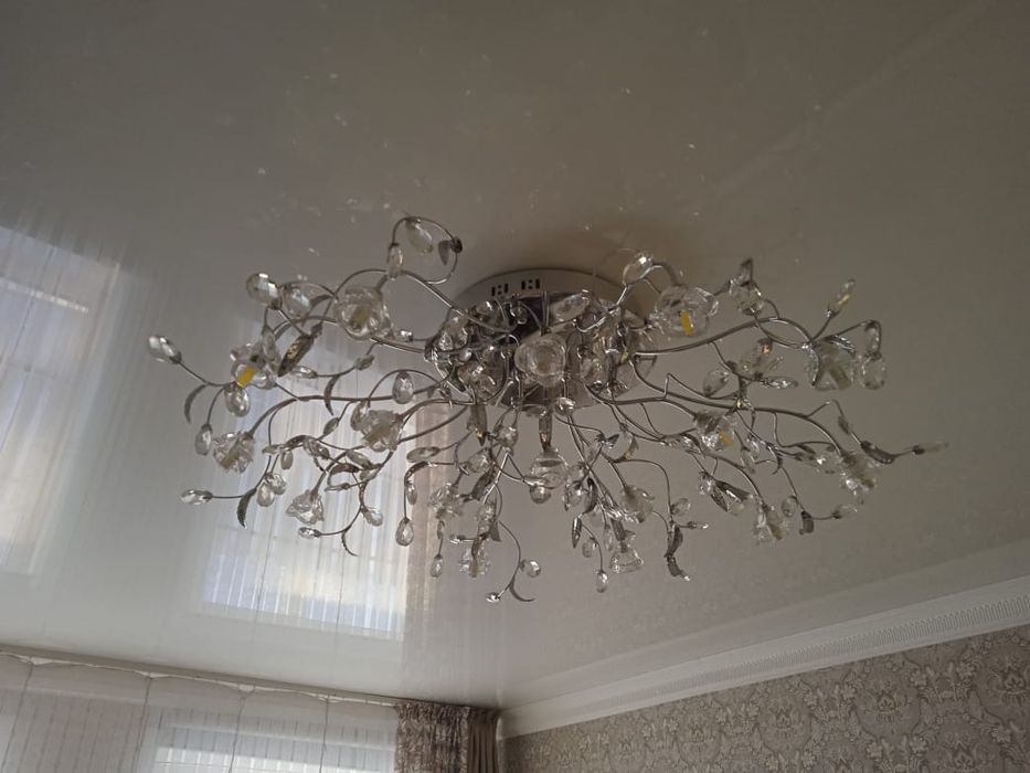 Продам люстру.бу