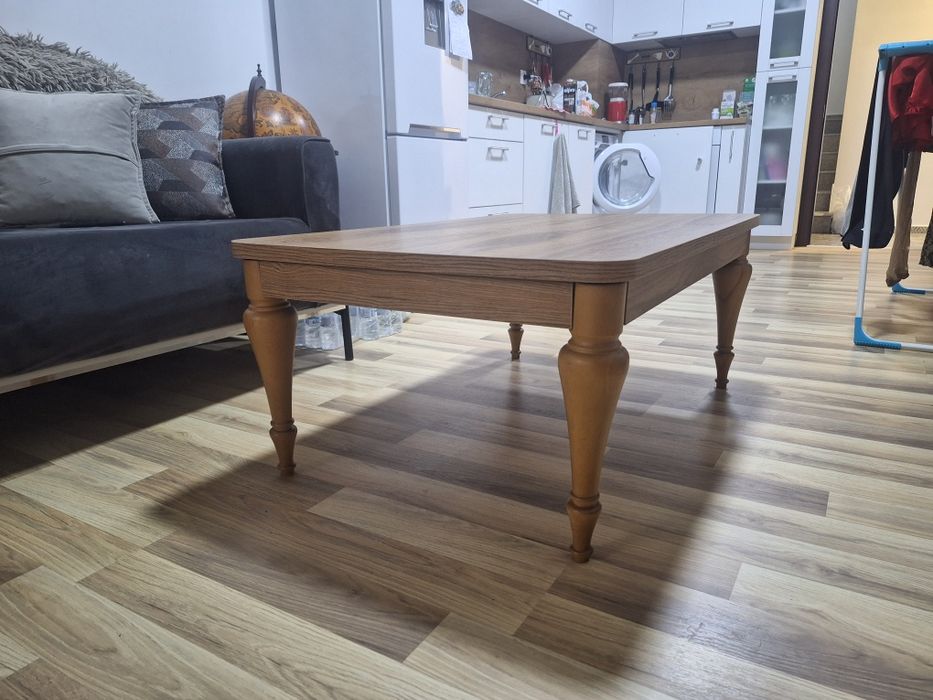 Кухненска маса с 6 стола и ниска холна маса