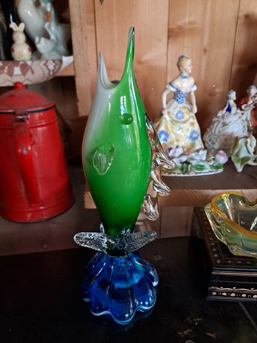 Veze ßi alte obiecte din sticlâ