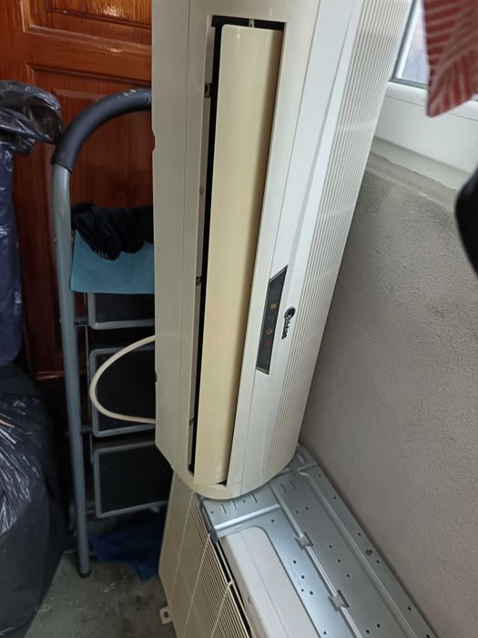 Продавам климатик Мидеа в отлично състояние