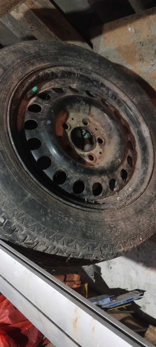 Гуми за Мерцедес и селскостопанска техника