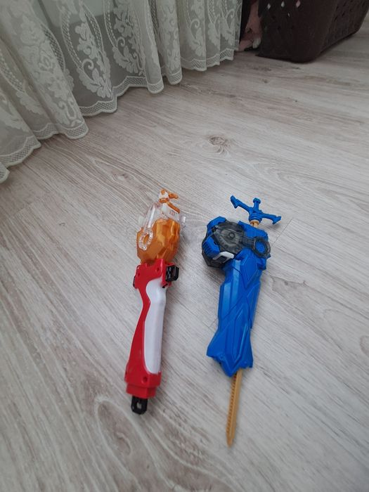Продаю бейблейды/Beyblade Волчки