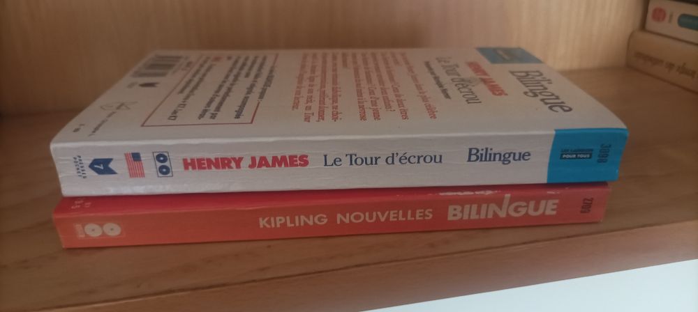 Vând cărți bilingve engleza franceza