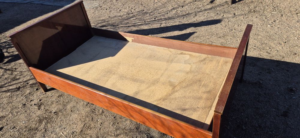 Кровать односпальная