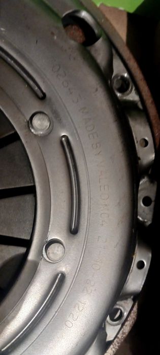 Компрект , маховик , притискателен диск и феродов диск