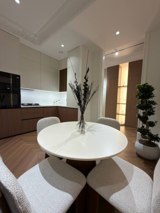 ЖК Wiston 3/8/9 ор-р: Ул.Кары Ниязи / Akay City