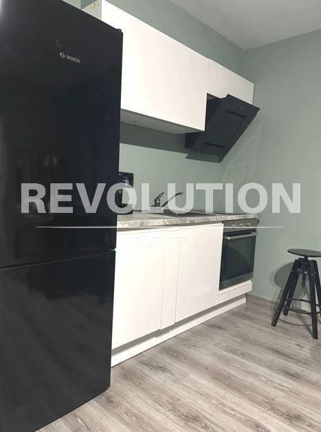 Дава се под наем Етаж от къща в Варна, м-т Пчелина - 150 кв.м за 1530 € - Снимка #1