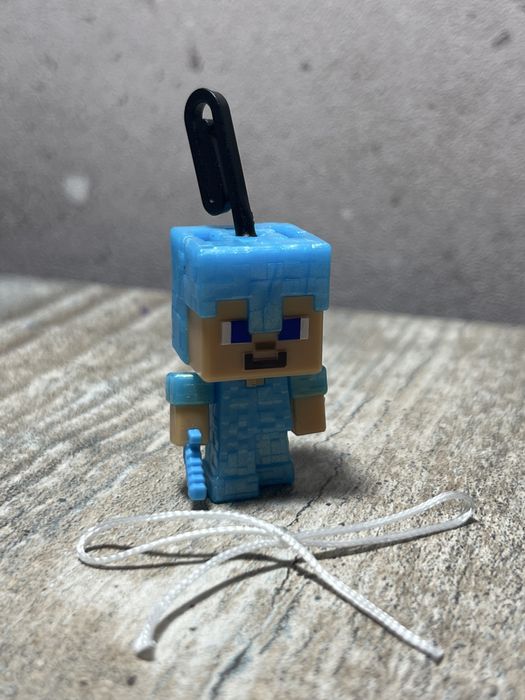 Коллекционные фигурки Minecraft Kinder joy