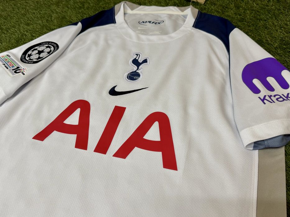 Тениска на Тотнъм 2025/26