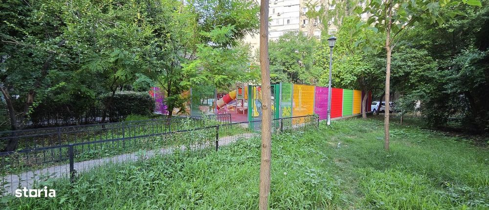 Berceni,2 min.metrou-Aparatorii patriei,an 1986,parcare ADP,boxa!