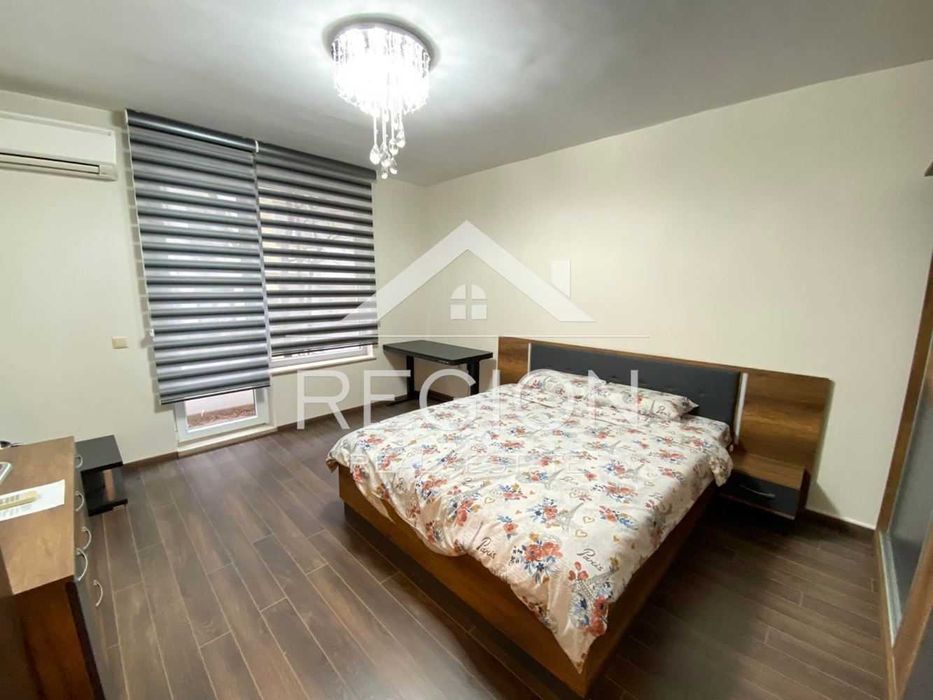 Дава се под наем Тристаен апартамент в Варна, Червен площад - 115 кв.м за 1600 € - Снимка #7